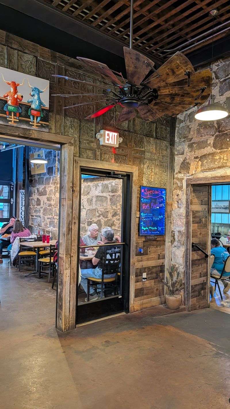 Blackberry Cobbler To Go Or Stay