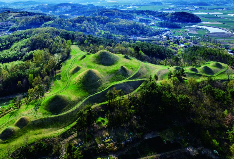 Gaya Tumuli (Republic of Korea)