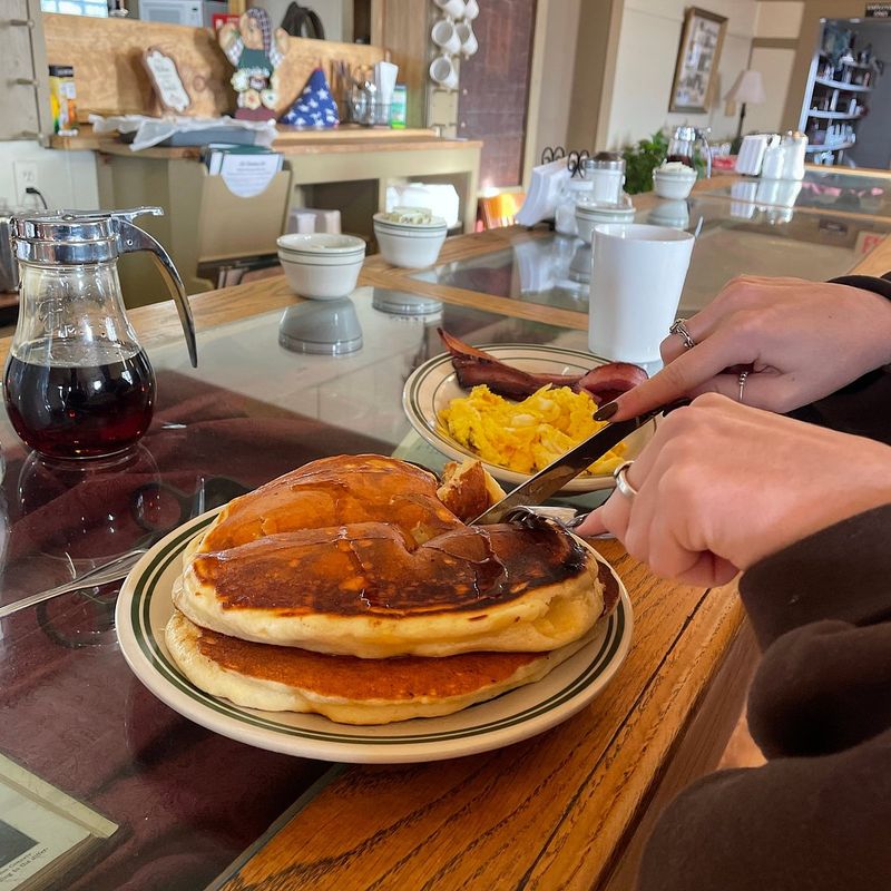 The Old Schoolhouse Café