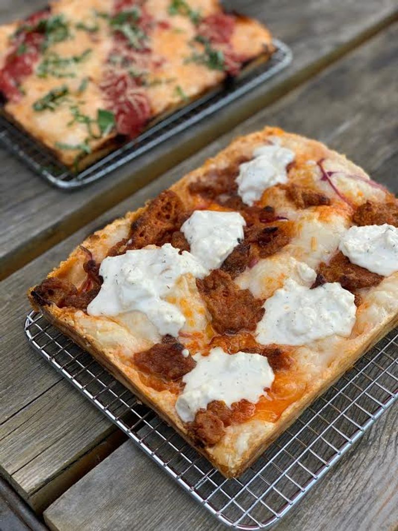 Boxcar Pizza (NE Sandy)