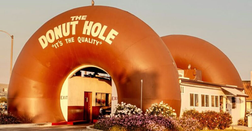 Drive Through a Giant Donut: Inside The Donut Hole’s Iconic 1968 Donut-Shaped Drive-Thru in La Puente