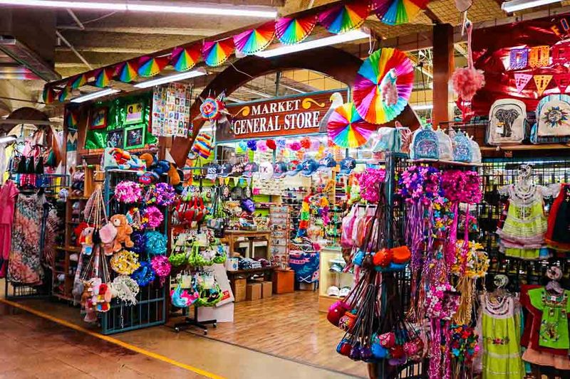 Shop & snack at Historic Market Square (El Mercado)