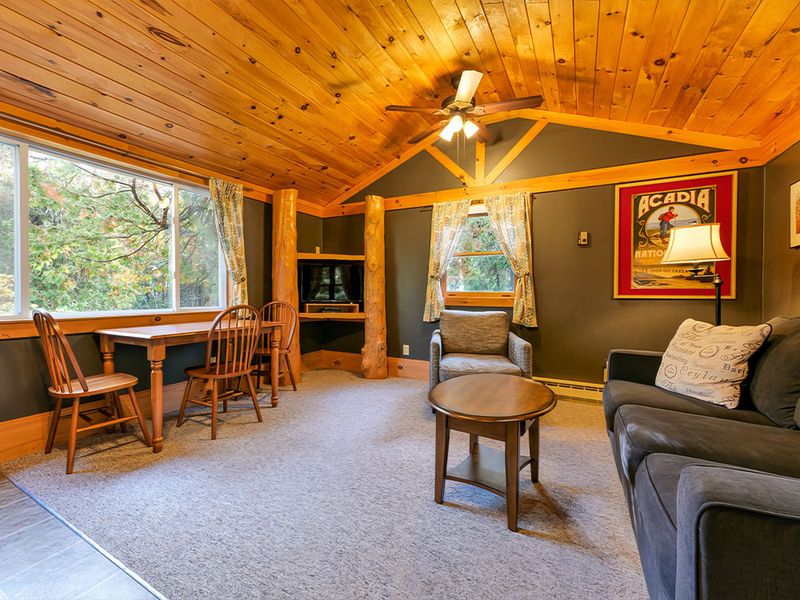 Acadia Cottages – Cabins & Suites (Bar Harbor)