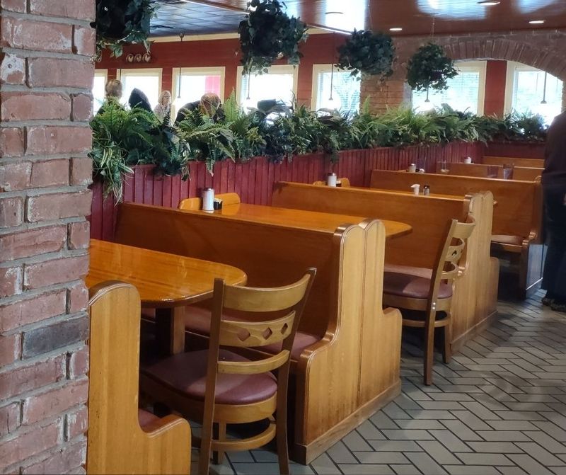 Convenient hours for road-trippers