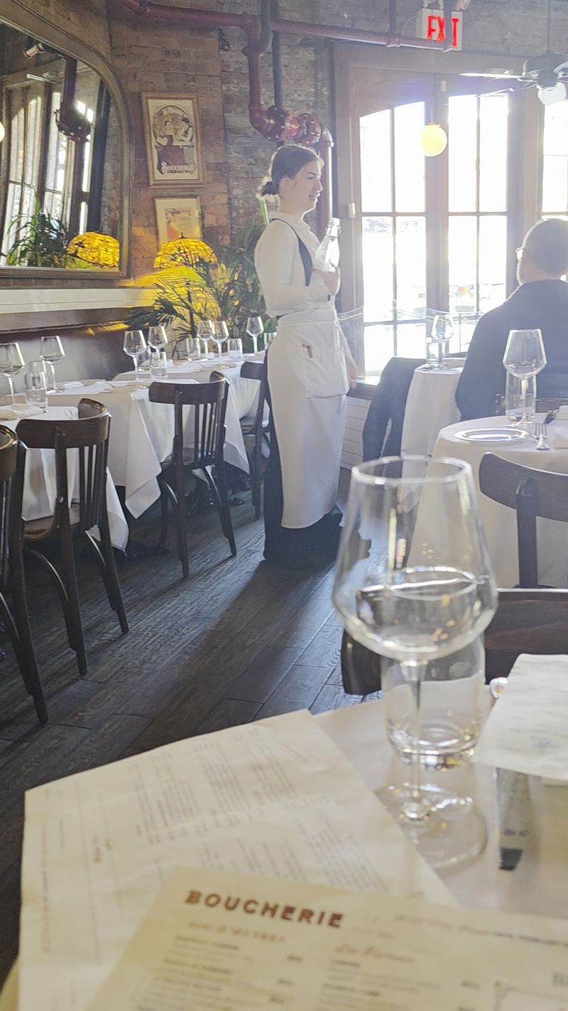 Service That Sets the Tone