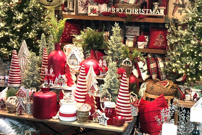 Santa’s Workshop & Photos