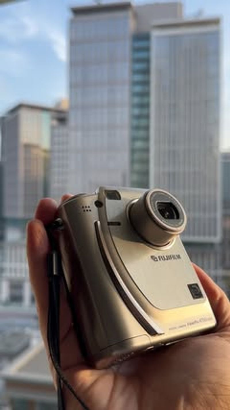 Fujifilm FinePix 4700 Zoom (1999)