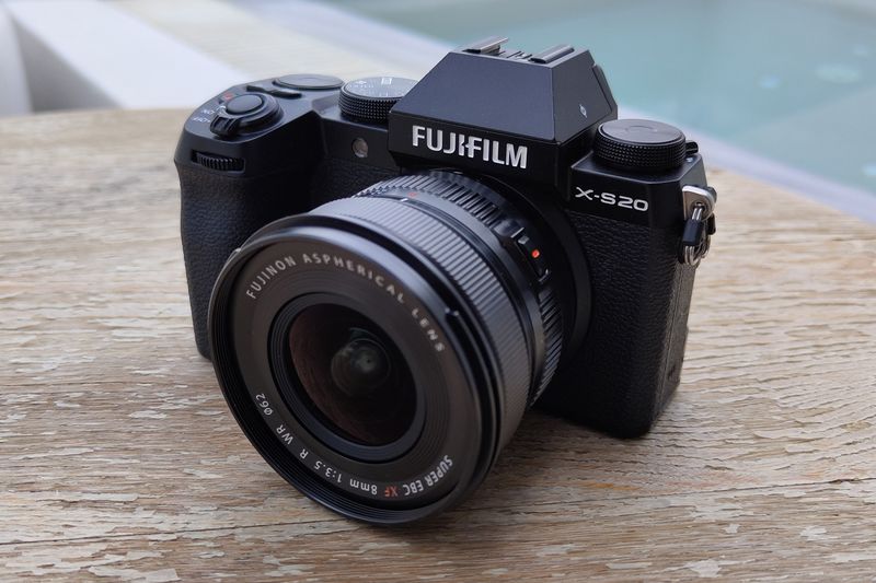 Fujifilm X-S20