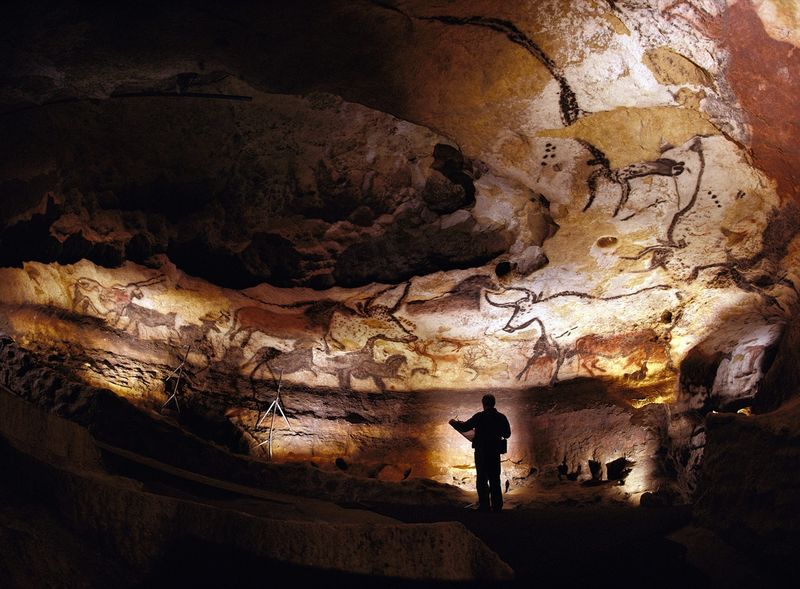The 12,000 Year Old Cave Paintings of Lascaux