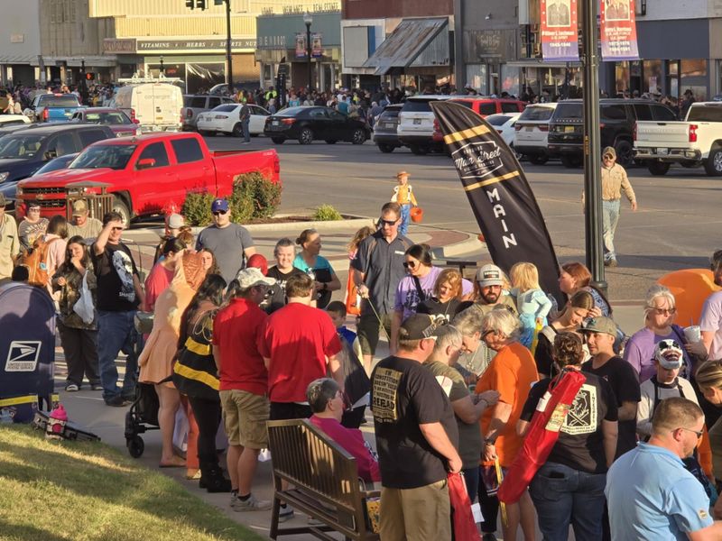 Walk Downtown Main Street & Shop Local