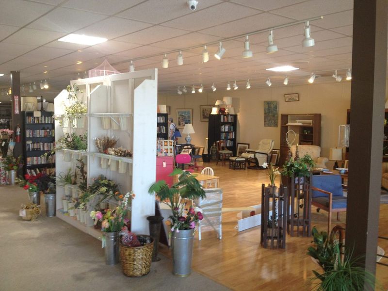 Thrift 2 Gift – Apex