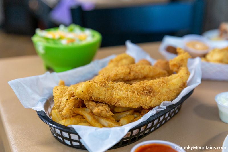 Paw Paw's Catfish Kitchen - Sevierville