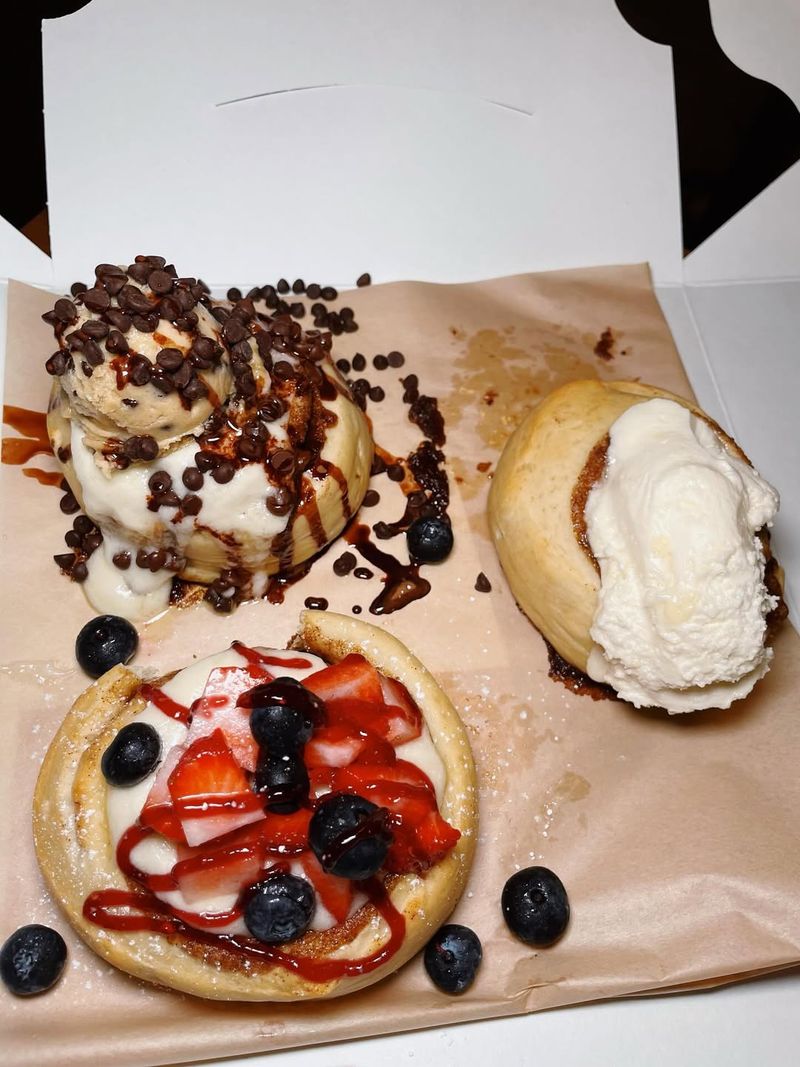 Cinnaholic (Vegan option, various locations)