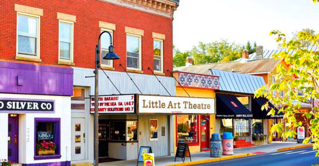 Hidden Ohio Village Where 1960s Counterculture Never Left and Creative Souls Still Gather