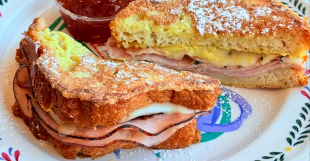 Hidden Stop on I-5 in Central Point, Oregon Serving Breakfast, Brunch, and Frozen Custard