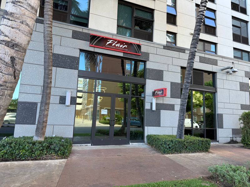 A Refined Welcome on Keawe Street