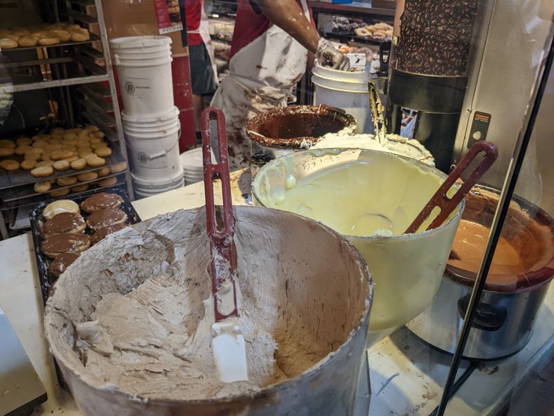 Inside the Craft: Crusts, Fillings, and Finish