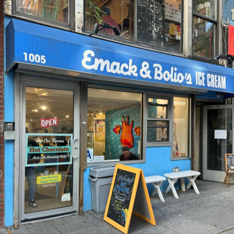 Emack & Bolio's