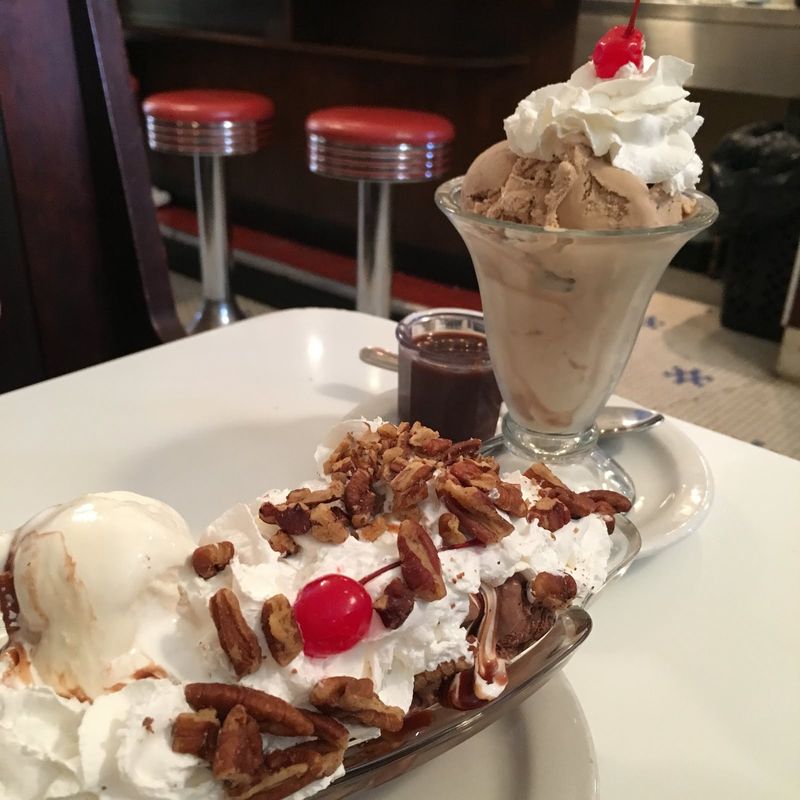 Lagomarcino's, Moline