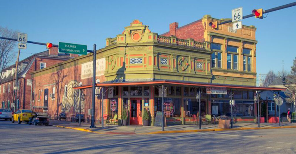Indiana’s Secret Spot for Family-Friendly Antiquing and Charming Streets