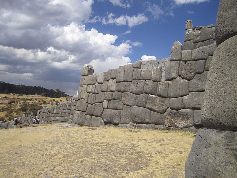 Sacsayhuamán Walls