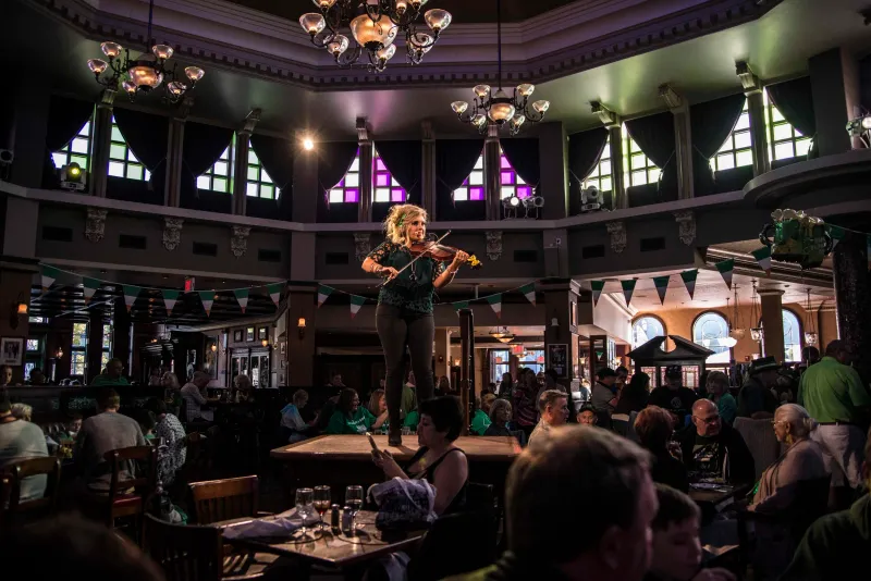 Raglan Road Irish Pub & Restaurant