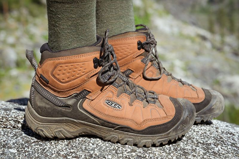 KEEN Targhee IV Waterproof Mid Hiking Boot