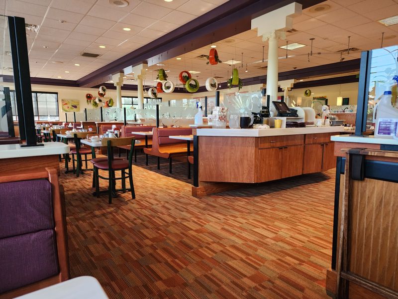 How to Plan Your Visit: Hours, Budget, and Local Tips