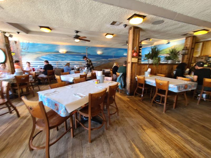 Small Space, Big Heart: Service That Shines