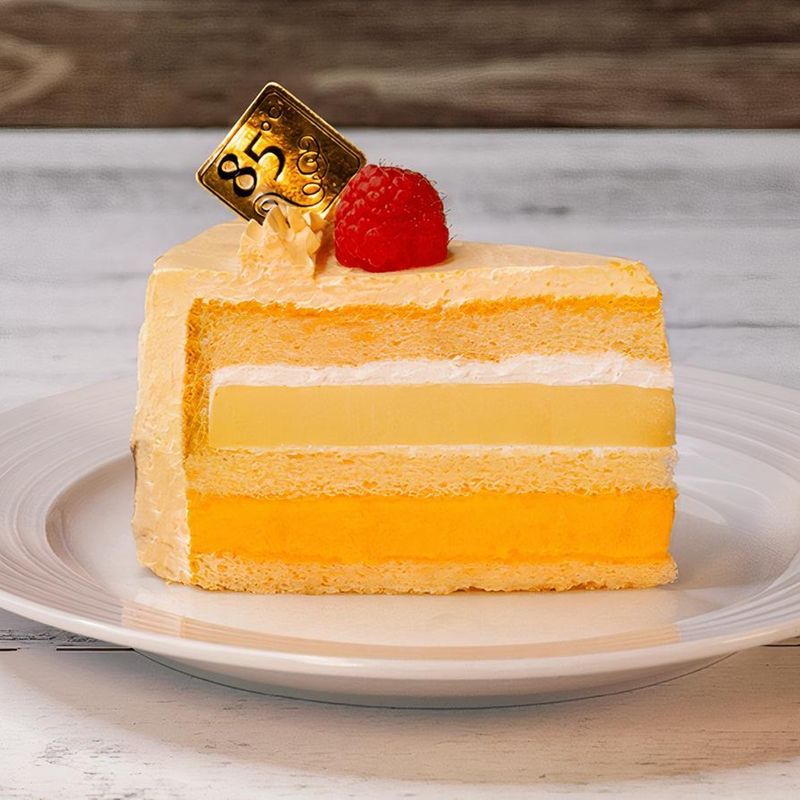 Vanilla Chiffon Cake with Lemon Filling at 85°C Bakery Cafe