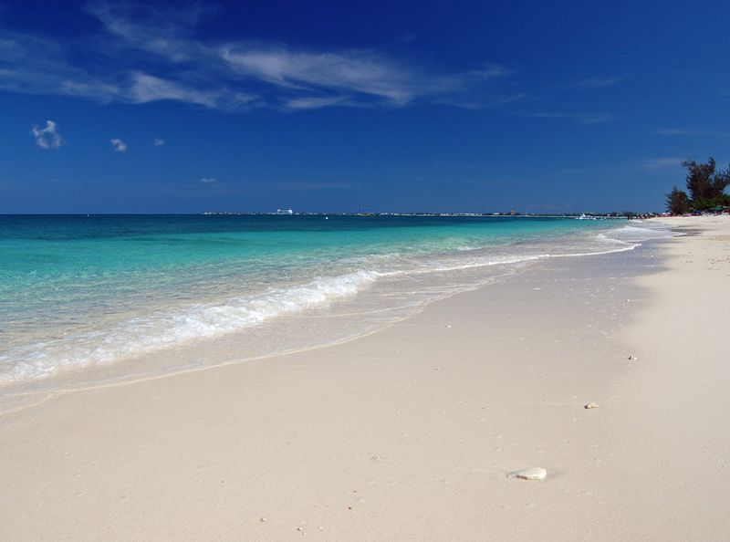 Seven Mile Beach — Grand Cayman, Cayman Islands