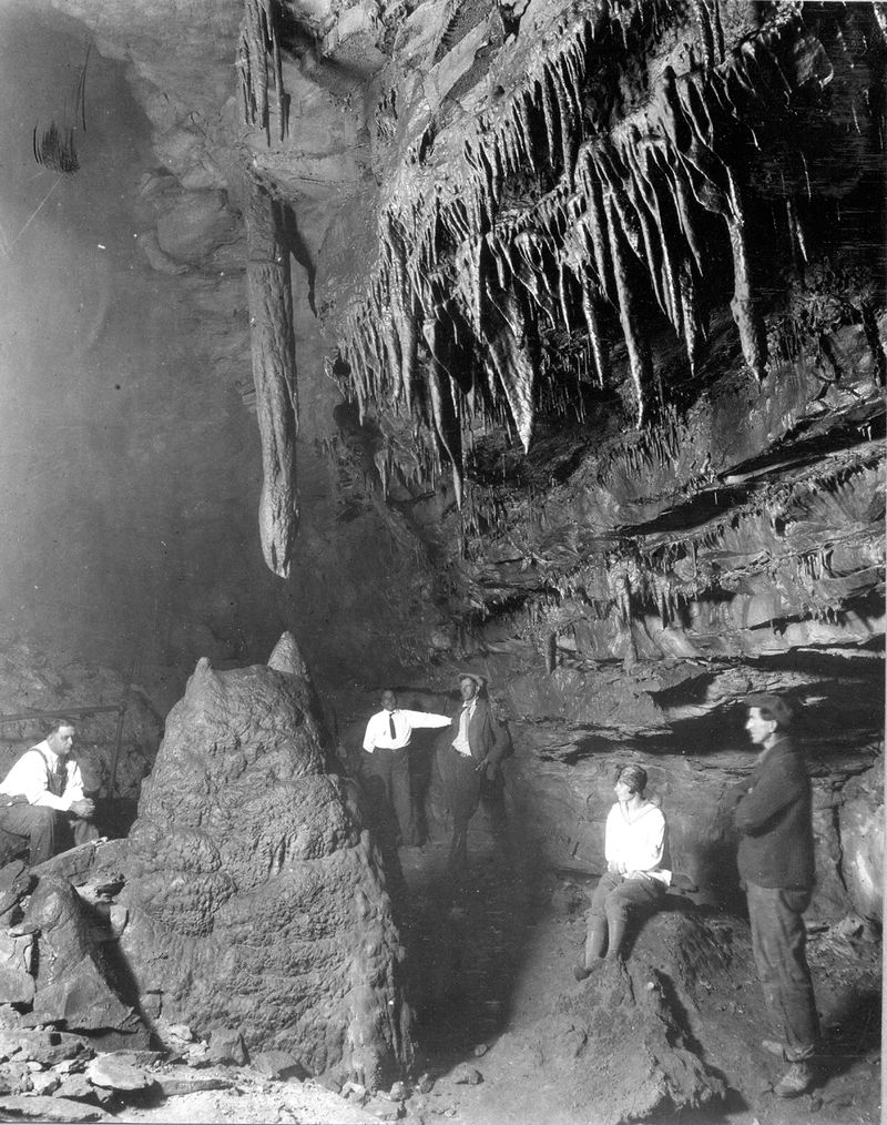 Colossal Cavern (near Mammoth Cave)