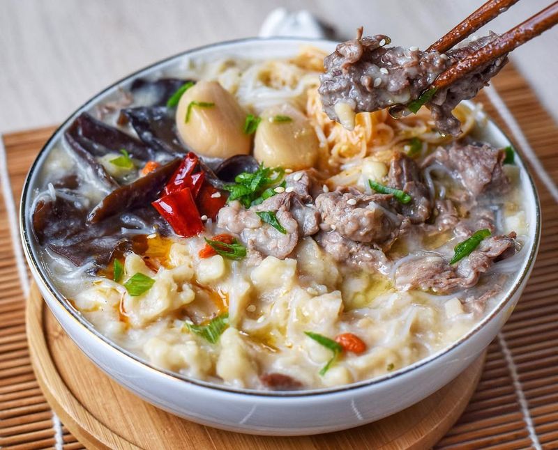 Yangrou Paomo (Bread in Mutton Soup)