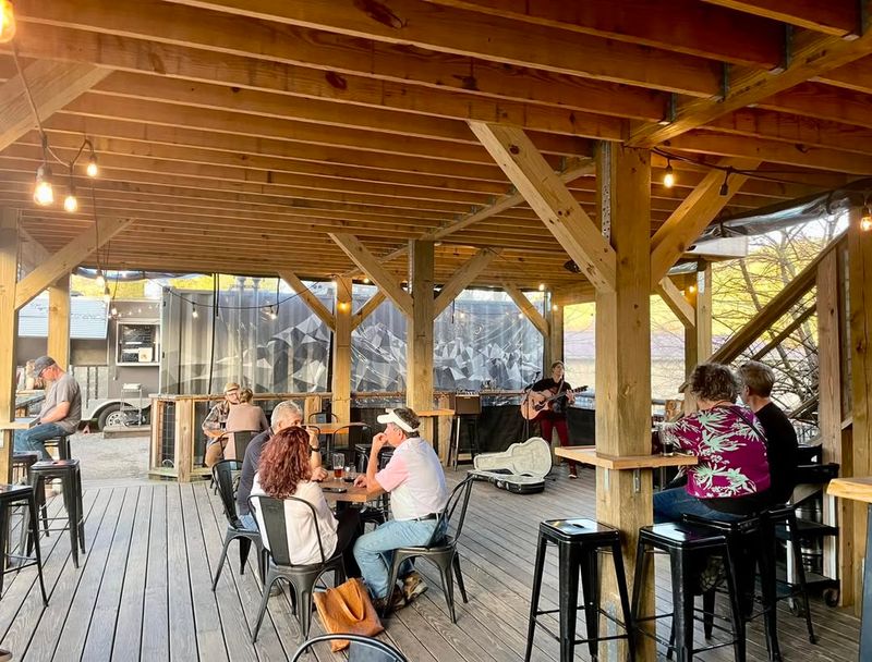 Breweries, Eats, and Cozy Evening Hangouts