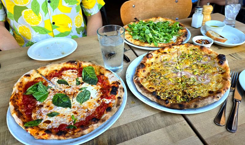 The “Rosa” Pizza Has a Cult Following