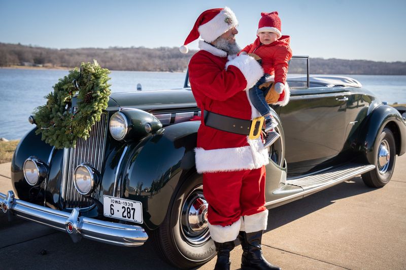 Christmas in LeClaire Festival