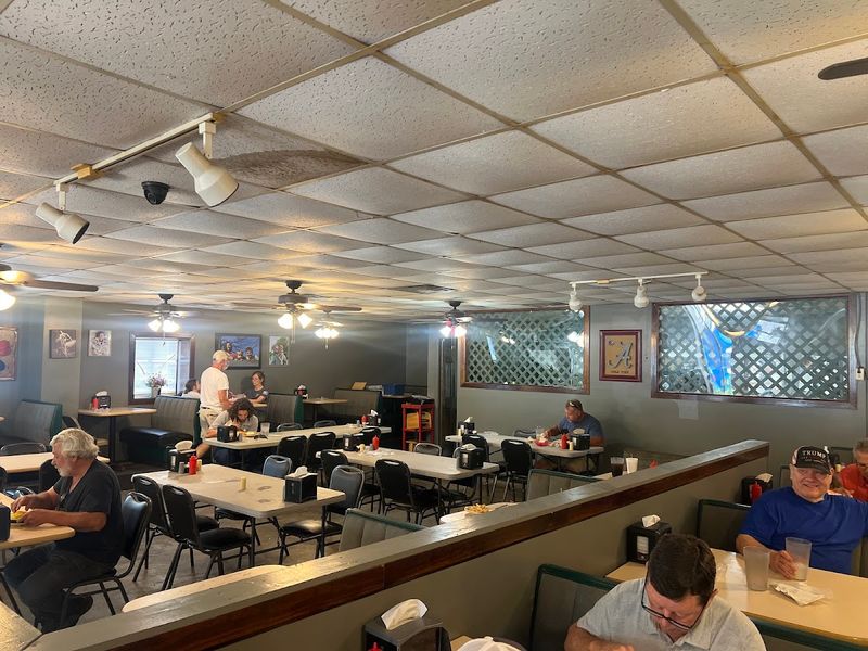 Kim’s Parkside Catfish Restaurant - Baileyton, AL