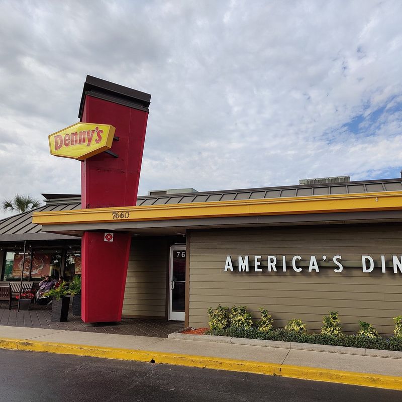 Denny's – International Drive (8747 International Dr, Orlando)