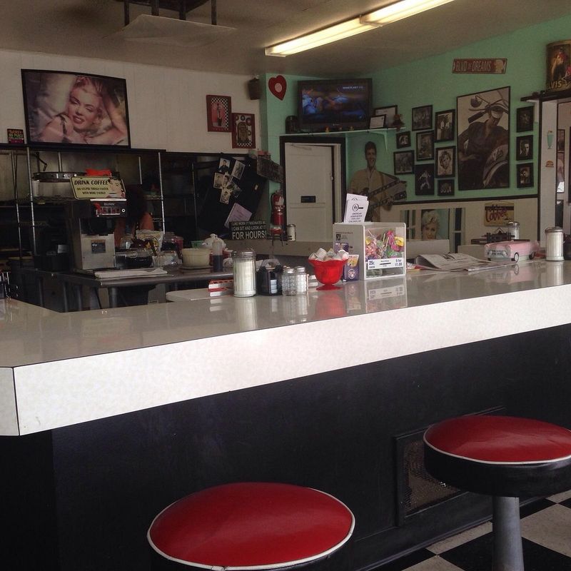 Mom's Diner, Marysville