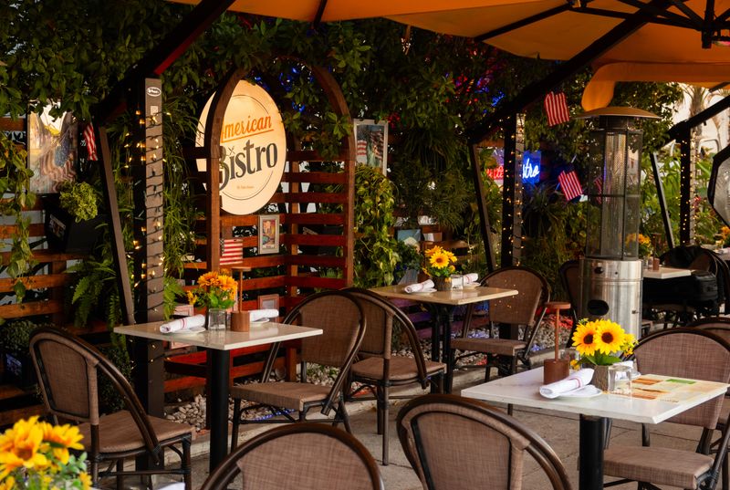 Ocean Drive Atmosphere and Prime Location