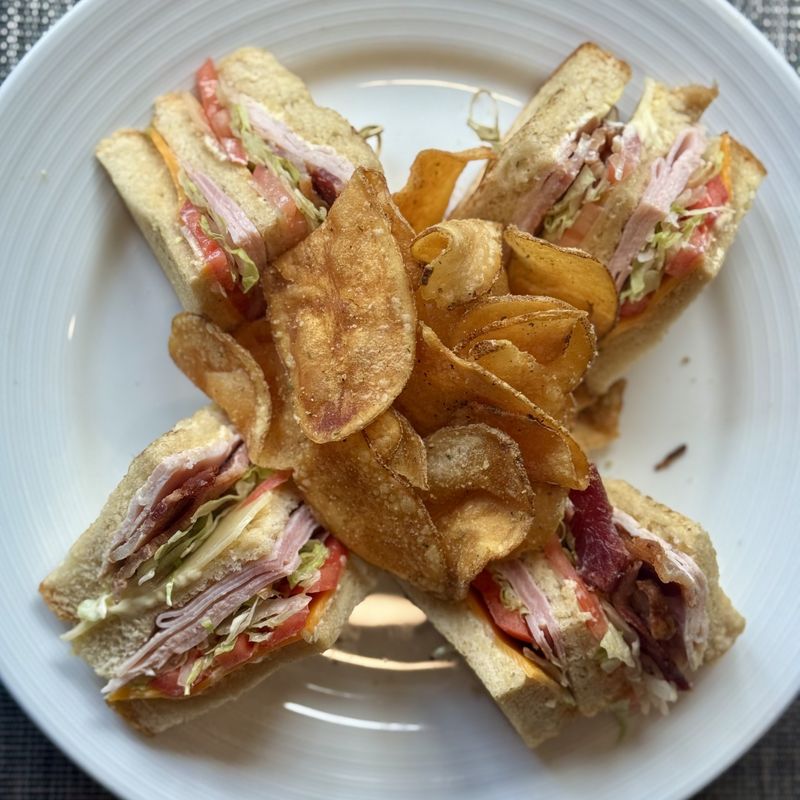 Service with Memory and Ease