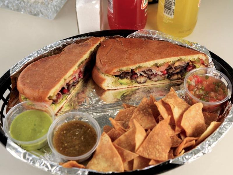 Las Tortugas Deli Mexicana