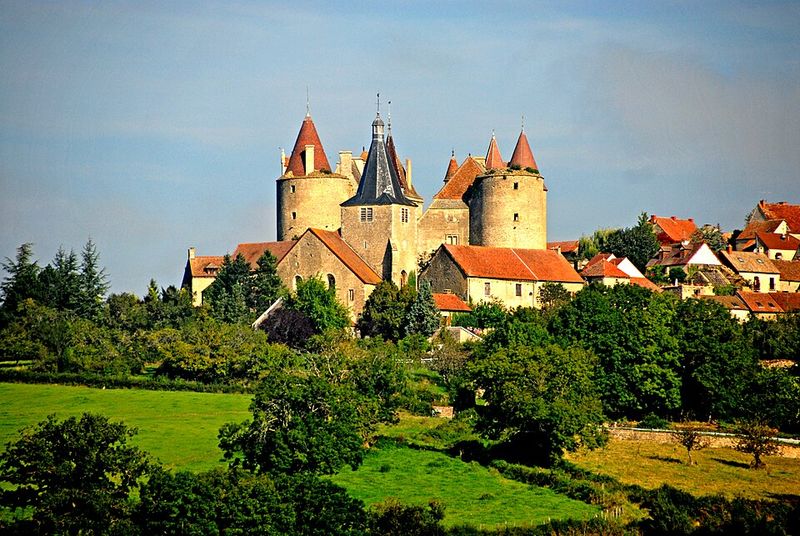Châteauneuf‑en‑Auxois (Burgundy)