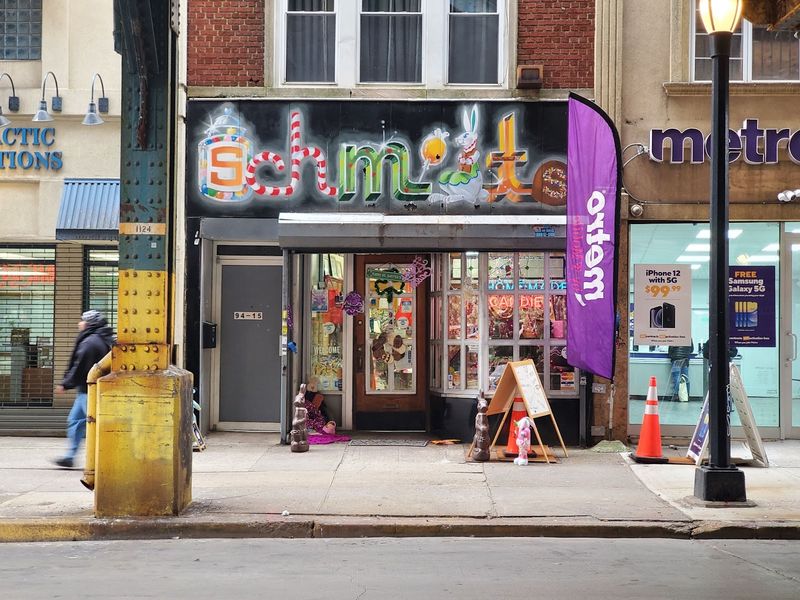 Schmidt’s Candy – Queens (Woodhaven)