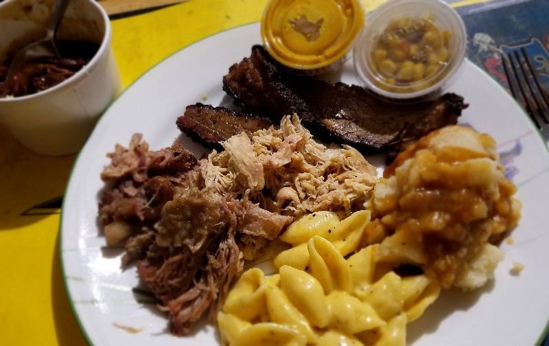 Blue Barn BBQ - Cedar Falls