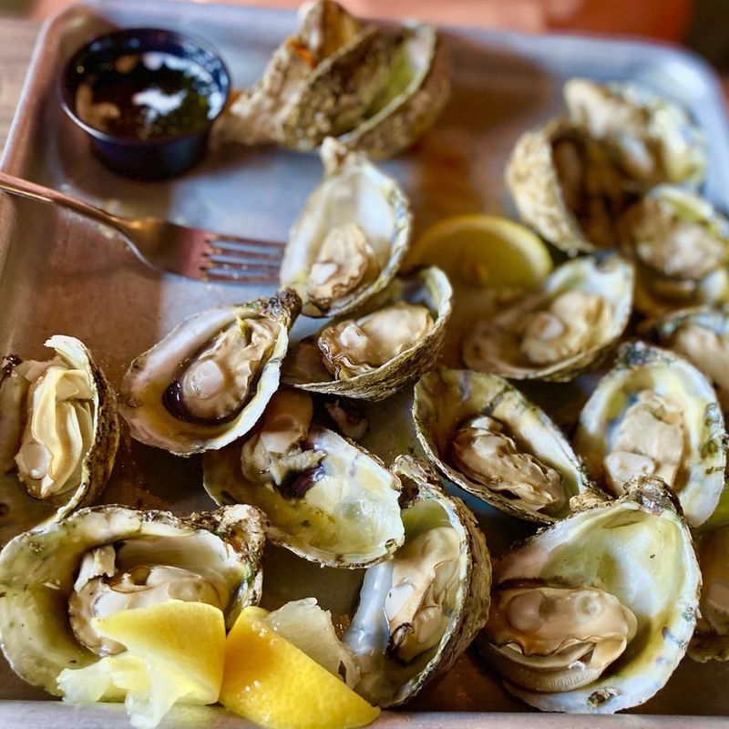 Full Moon Oyster Bar – Jamestown