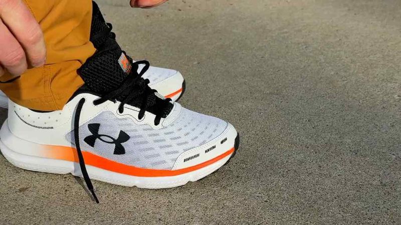 Under Armour Charged Assert 10