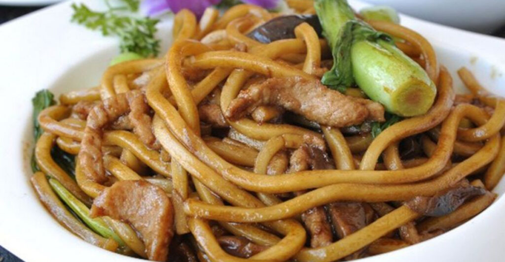 New Jersey Food Lovers Are Flocking to a Fort Lee Favorite Known for Its Chinese Comfort Classics