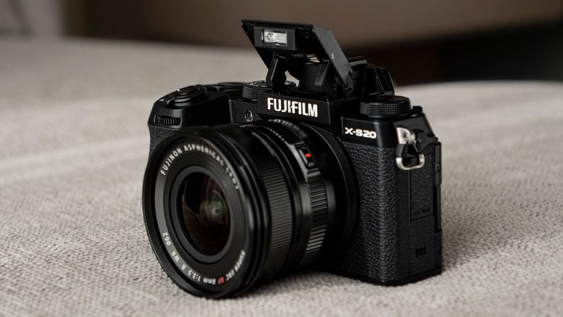 Fujifilm X-S20