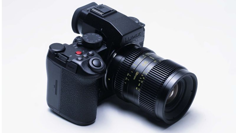Panasonic Lumix S5 IIX